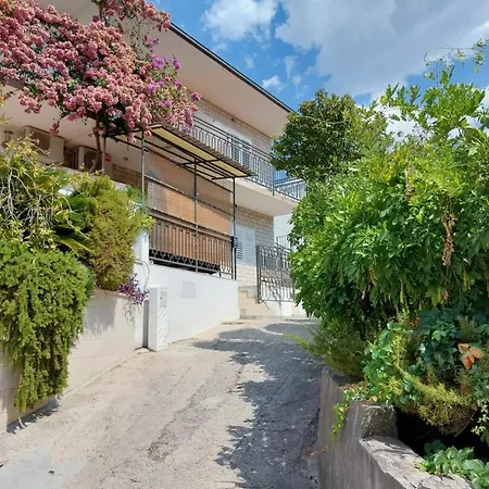 Apartament Luka *