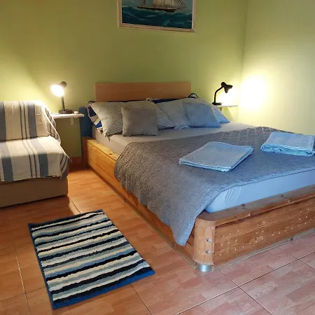 Luka Apartment *