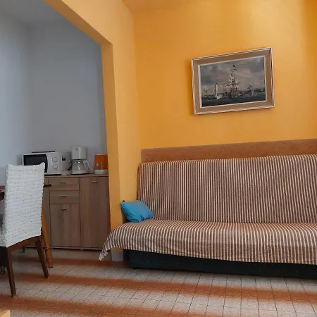 Luka Apartment *