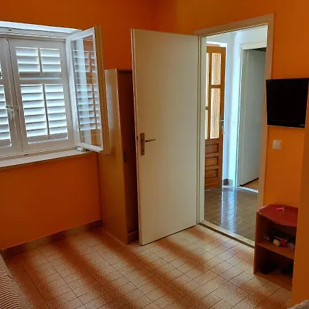 Apartment Luka *