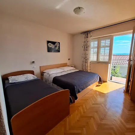 Luka Apartment *